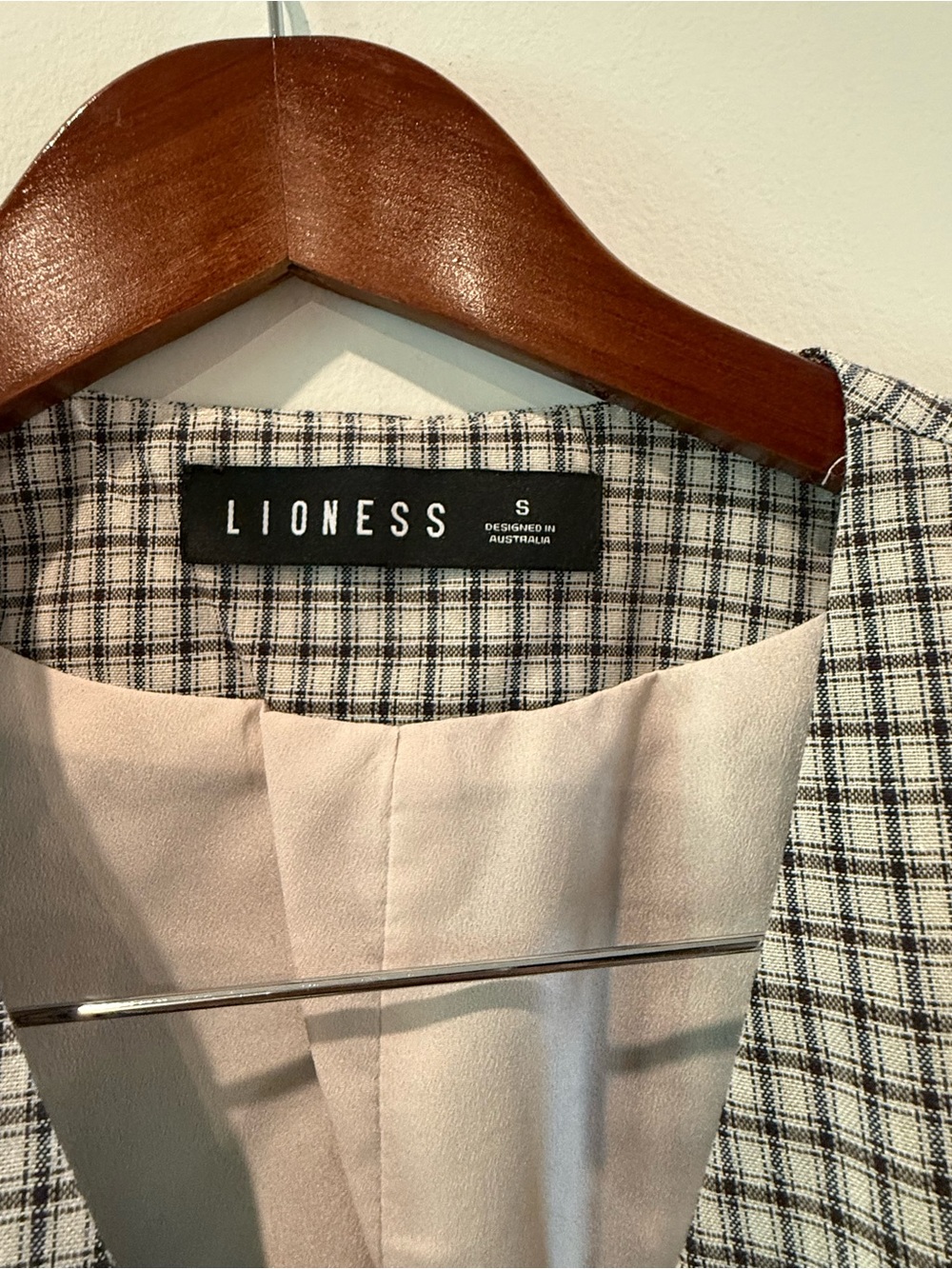 Lioness Black and Cream Checked Vest Size S - Picture 3 of 4